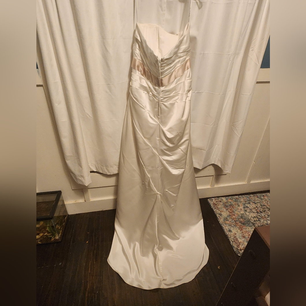 David's Bridals Wedding Dress 18w Ivory With Champagne Pink Sash.